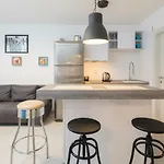 Apartment Scherbl - 1 One-Bedroom Apartment & 2 Private Rooms Near Park Marjan, Split Daire *