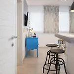 Daire Apartment Scherbl - 1 One-Bedroom Apartment & 2 Private Rooms Near Park Marjan, Split *