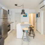 Apartment Scherbl - 1 One-Bedroom Apartment & 2 Private Rooms Near Park Marjan, Split Daire
