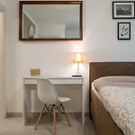 Apartment Scherbl - 1 One-Bedroom Apartment & 2 Private Rooms Near Park Marjan, Split Apartamento Split
