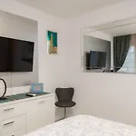 Apartment Scherbl - 1 One-Bedroom Apartment & 2 Private Rooms Near Park Marjan, Split Split