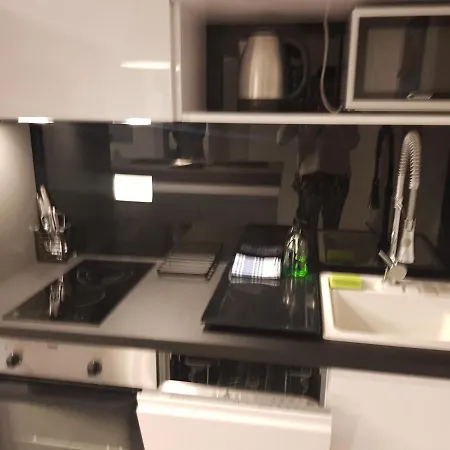 Daire Apartment Scherbl - 1 One-Bedroom Apartment & 2 Private Rooms Near Park Marjan, Split *