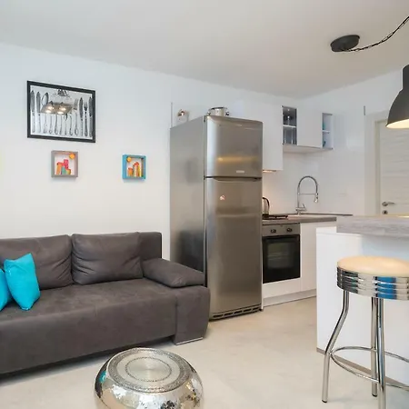 Apartment Apartment Scherbl - 1 One-Bedroom Apartment & 2 Private Rooms Near Park Marjan, Split *