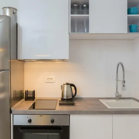 Apartment Apartment Scherbl - 1 One-Bedroom Apartment & 2 Private Rooms Near Park Marjan, Split
