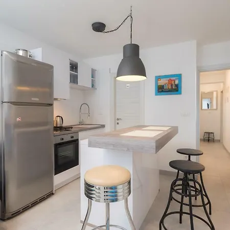 Apartment Apartment Scherbl - 1 One-Bedroom Apartment & 2 Private Rooms Near Park Marjan, Split *