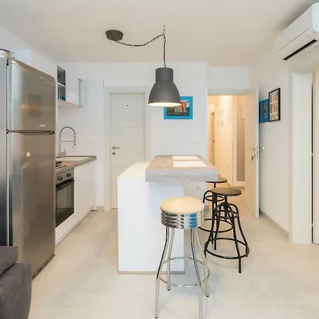 Apartment Scherbl - 1 One-Bedroom Apartment & 2 Private Rooms Near Park Marjan, Split Apartment