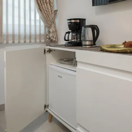 Apartment Apartment Scherbl - 1 One-Bedroom Apartment & 2 Private Rooms Near Park Marjan, Split *
