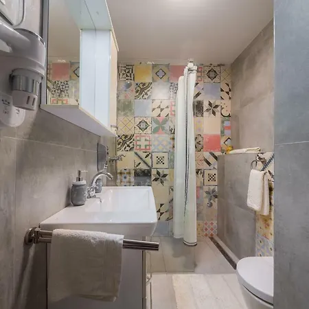 Apartment Scherbl - 1 One-Bedroom Apartment & 2 Private Rooms Near Park Marjan, Split *