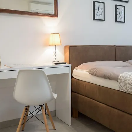 Apartment Scherbl - 1 One-Bedroom Apartment & 2 Private Rooms Near Park Marjan, Split Apartment *