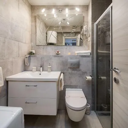 Apartment Scherbl - 1 One-Bedroom Apartment & 2 Private Rooms Near Park Marjan, Split Apartment Split