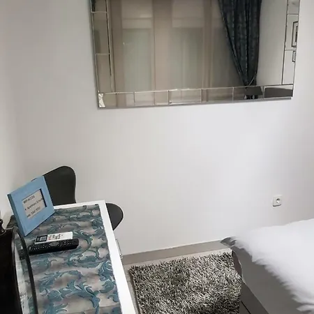 Apartment Scherbl - 1 One-Bedroom Apartment & 2 Private Rooms Near Park Marjan, Split