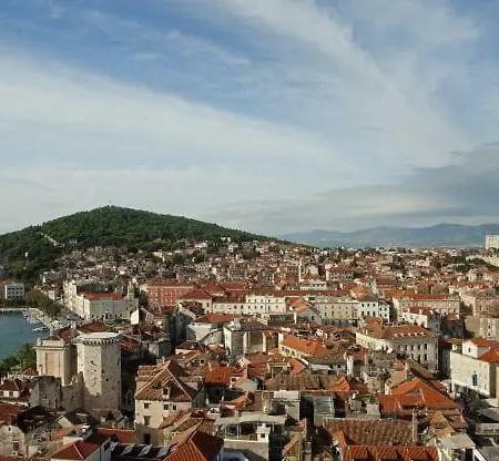 Apartment Scherbl - 1 One-Bedroom Apartment & 2 Private Rooms Near Park Marjan, Split