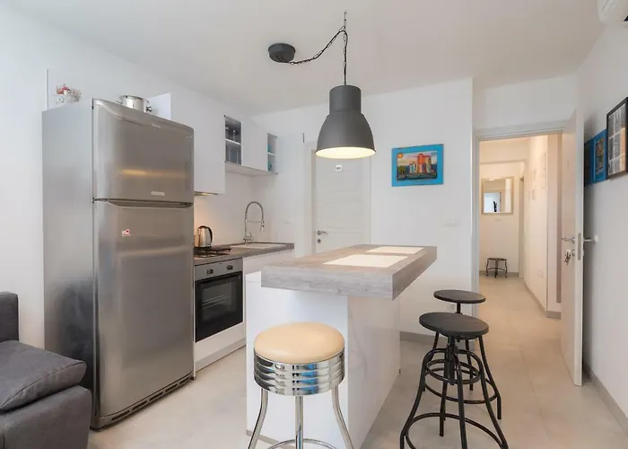 Apartment Apartment Scherbl - 1 One-Bedroom Apartment & 2 Private Rooms Near Park Marjan, Split *