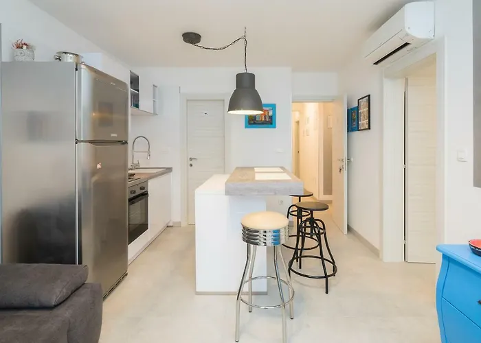 Apartment Scherbl - 1 One-Bedroom Apartment & 2 Private Rooms Near Park Marjan, Split Apartment