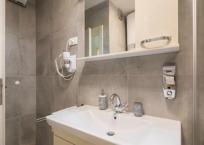 Apartment Scherbl - 1 One-Bedroom Apartment & 2 Private Rooms Near Park Marjan, Split Split