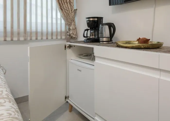 Apartment Apartment Scherbl - 1 One-Bedroom Apartment & 2 Private Rooms Near Park Marjan, Split *