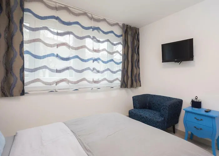 Apartment Scherbl - 1 One-Bedroom Apartment & 2 Private Rooms Near Park Marjan, Split Apartment