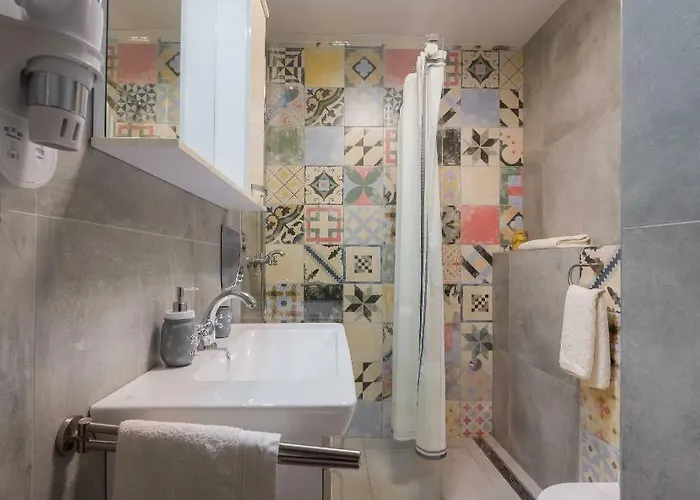 Apartment Scherbl - 1 One-Bedroom Apartment & 2 Private Rooms Near Park Marjan, Split *