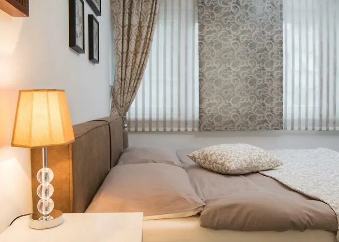 Apartment Scherbl - 1 One-Bedroom Apartment & 2 Private Rooms Near Park Marjan, Split Apartment Split