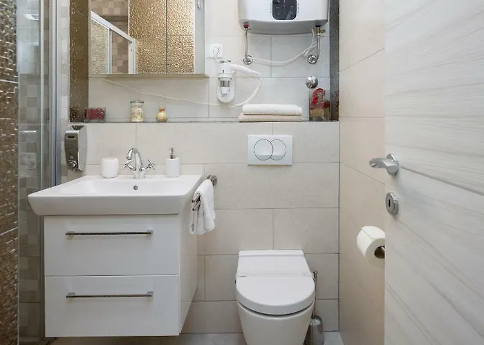 Apartment Scherbl - 1 One-Bedroom Apartment & 2 Private Rooms Near Park Marjan, Split Apartment *