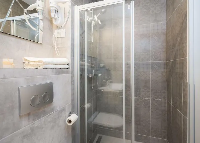 Apartment Scherbl - 1 One-Bedroom Apartment & 2 Private Rooms Near Park Marjan, Split *