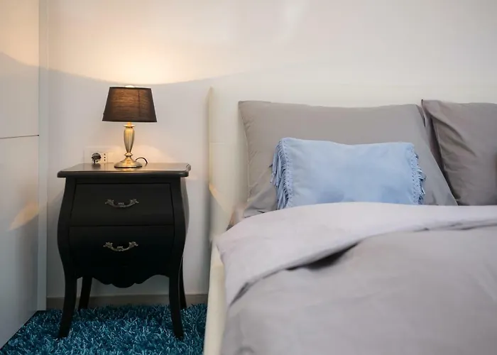 Apartment Scherbl - 1 One-Bedroom Apartment & 2 Private Rooms Near Park Marjan, Split Apartment