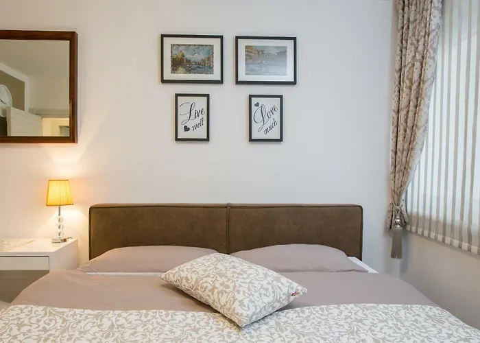 Apartment Apartment Scherbl - 1 One-Bedroom Apartment & 2 Private Rooms Near Park Marjan, Split *