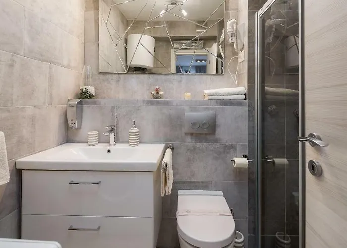 Apartment Scherbl - 1 One-Bedroom Apartment & 2 Private Rooms Near Park Marjan, Split Apartment Split