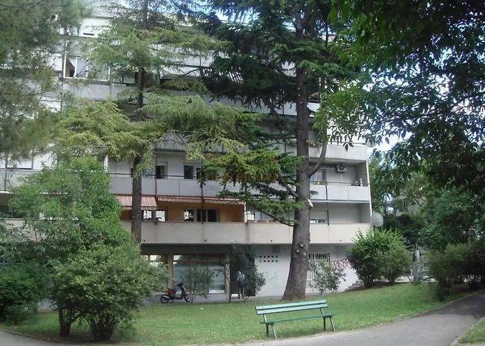 Apartment Scherbl - 1 One-Bedroom Apartment & 2 Private Rooms Near Park Marjan, Split Apartment *