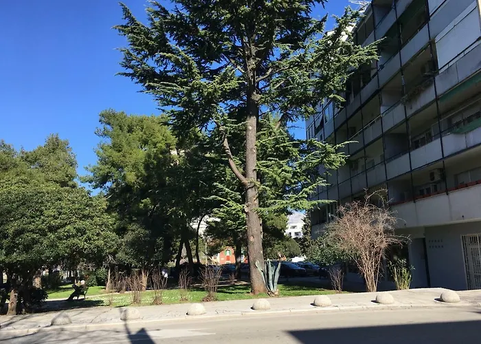 Apartment Scherbl - 1 One-Bedroom Apartment & 2 Private Rooms Near Park Marjan, Split Split