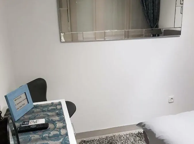 Apartment Scherbl - 1 One-Bedroom Apartment & 2 Private Rooms Near Park Marjan, Split