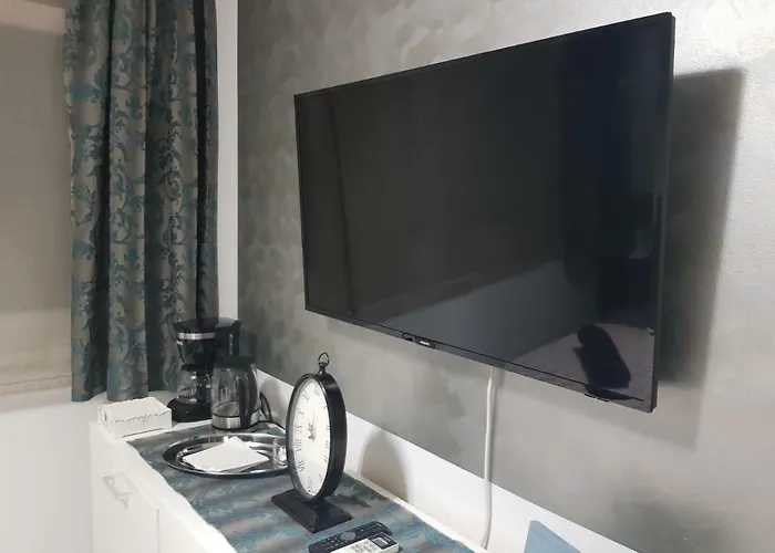 Apartment Scherbl - 1 One-Bedroom Apartment & 2 Private Rooms Near Park Marjan, Split Apartment