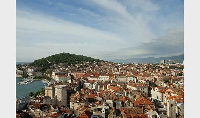 Apartment Scherbl - 1 One-Bedroom Apartment & 2 Private Rooms Near Park Marjan, Split