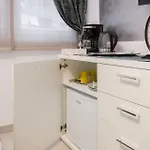 Apartment Scherbl - 1 One-Bedroom Apartment & 2 Private Rooms Near Park Marjan, Split شقة